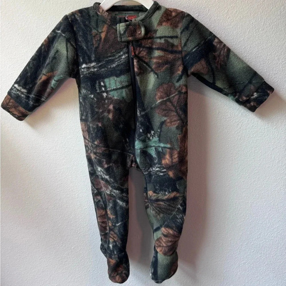 Trailcrest Camouflage Fleece Footed Zip Romper - 6 months - Picture 1 of 4